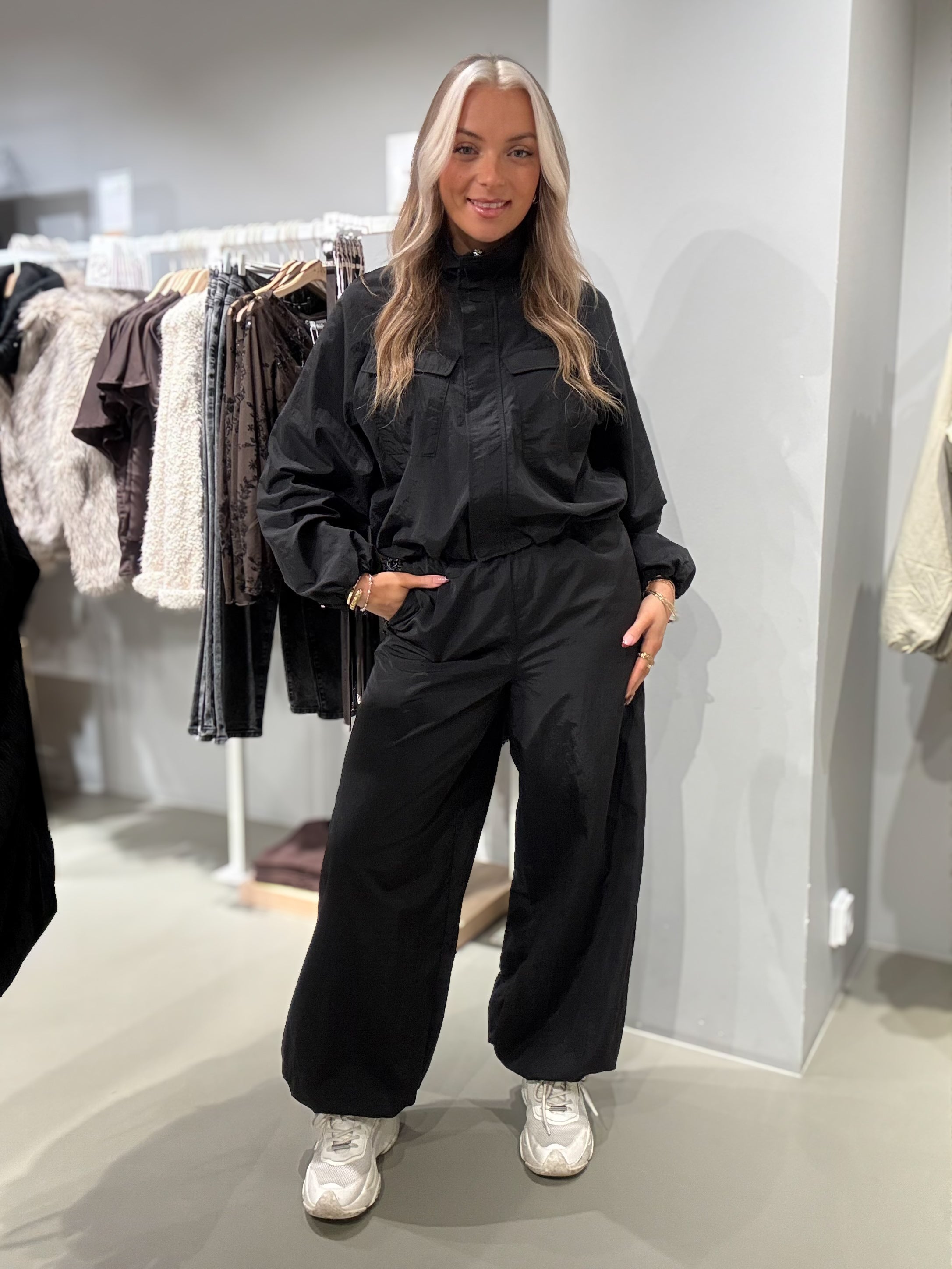 VISELMA Jacket - Black